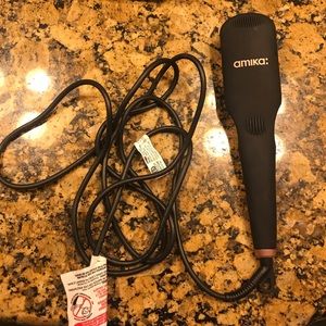 Amika Straightening Brush